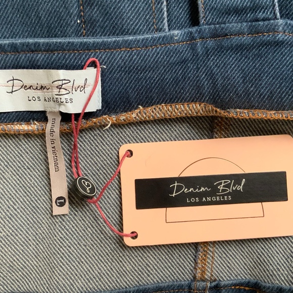 NWT Denim Crop top with adjustable drawstring in size L - Picture 11 of 16